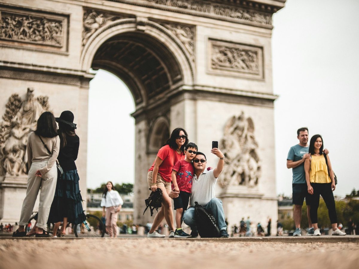photography of family during daytime